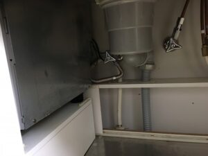 ヤマハのトップオープン食洗機を撤去する 　シンク内給排水状況